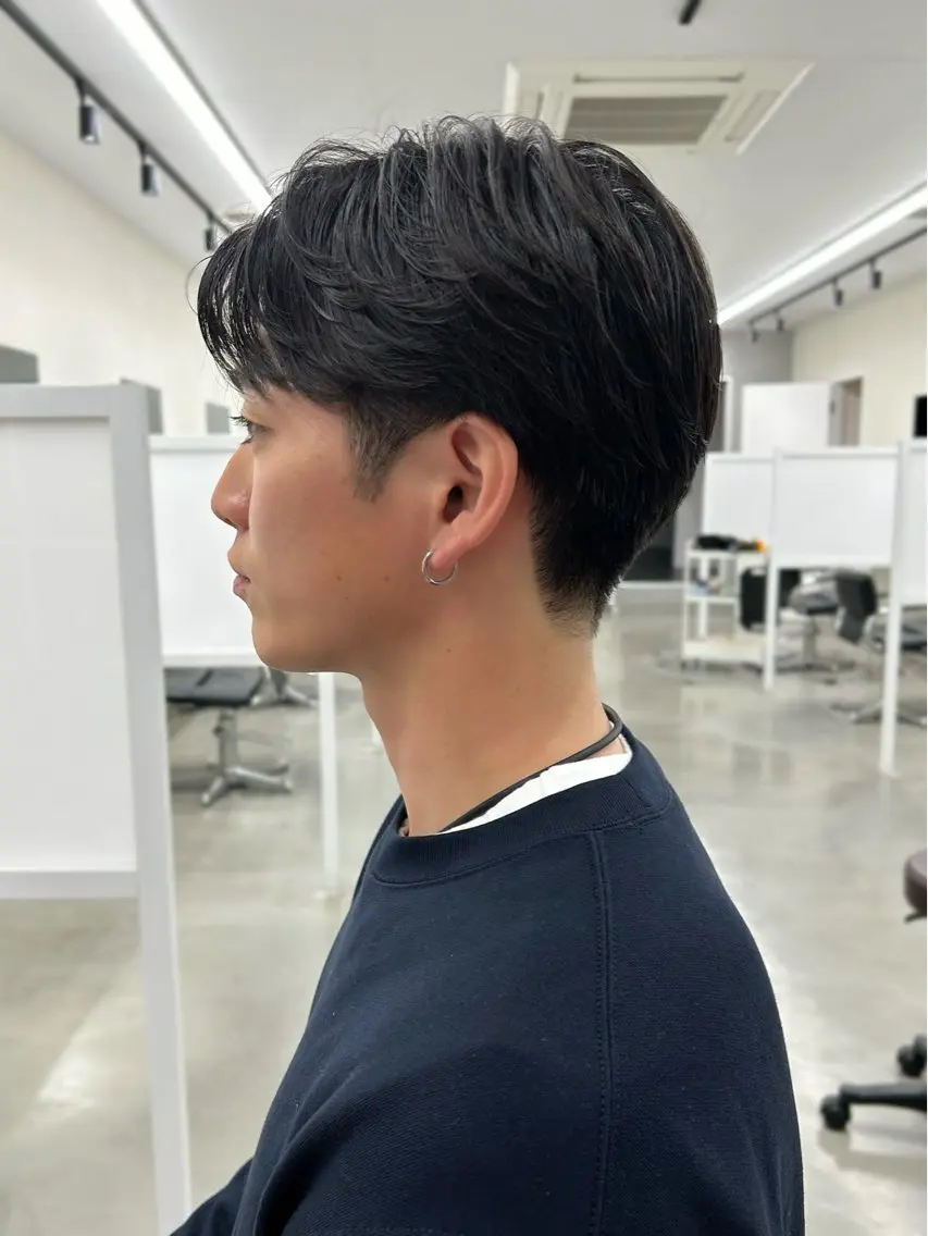 ショート パーマ メンズ センターパート メンズパーマ ニュアンスパーマ カット パーマ 濱川 麻帆のヘアスタイル