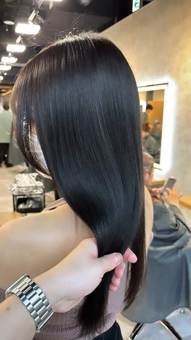 ロング カラー 黒髪 ナチュラルブラック 淡色/ワンホンヘア 🤍MINORIのヘアスタイル