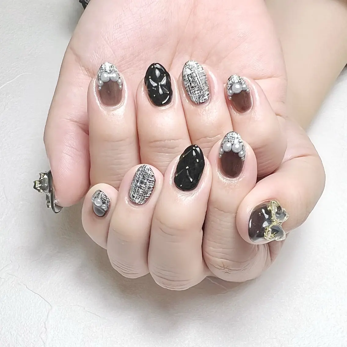 ネイル ガーリー キラキラネイル 韓国ネイル ツイードネイル ワンホンネイル rouse nail RISATOのネイルデザイン