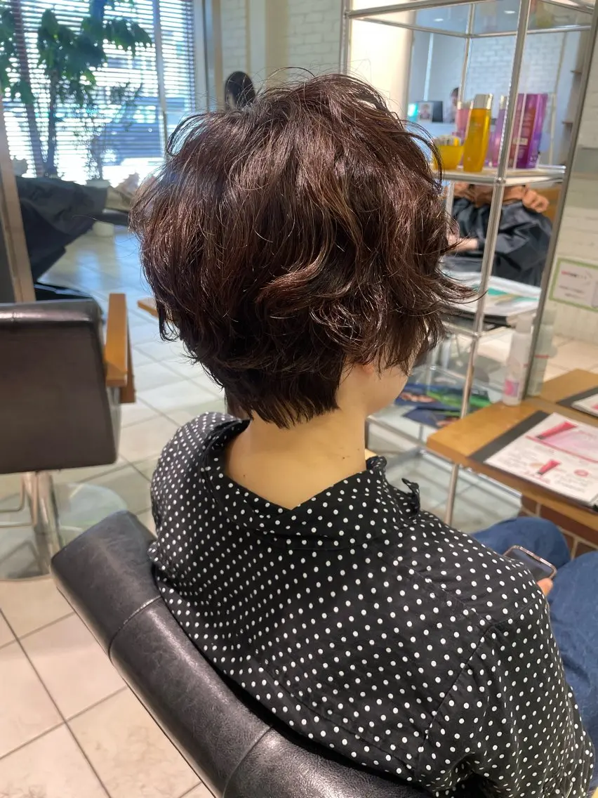 ショート パーマ ショートヘア 🌟デザインカラー 🌟コノミ🌟のヘアスタイル