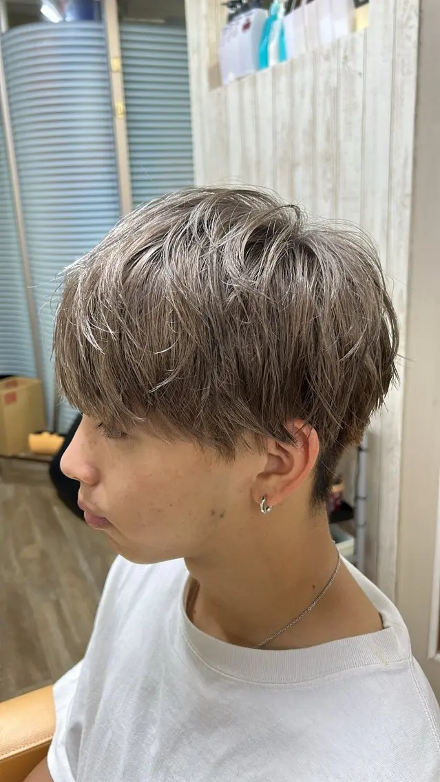 カラー メンズ メンズブリーチ ブリーチ 牛尾 友雅のヘアスタイル