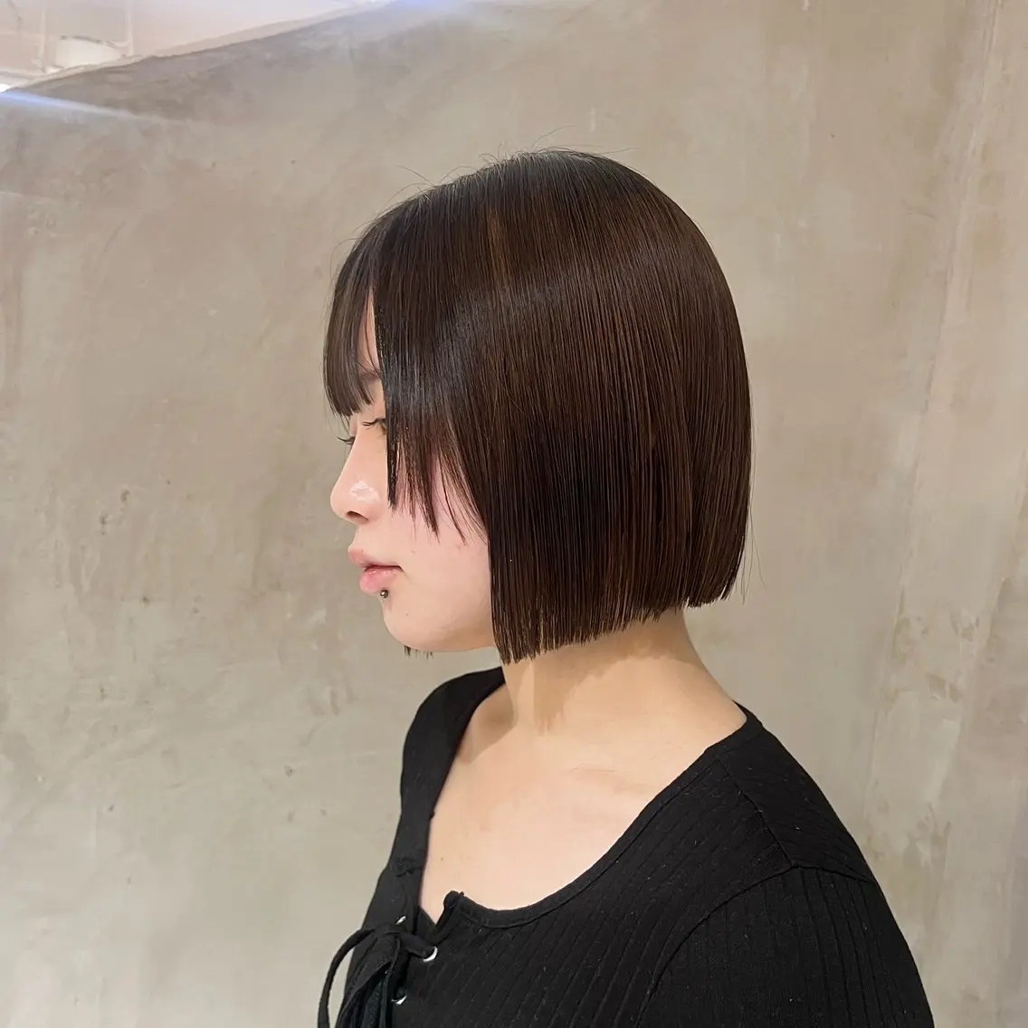 ミディアム ボブ カット トリートメント 切りっぱなしボブ/ 艶カラー/綾莉のヘアスタイル