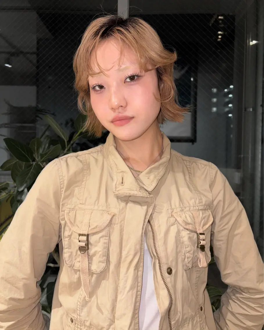 ミディアム 薄暮 マツイ　レンのヘアスタイル