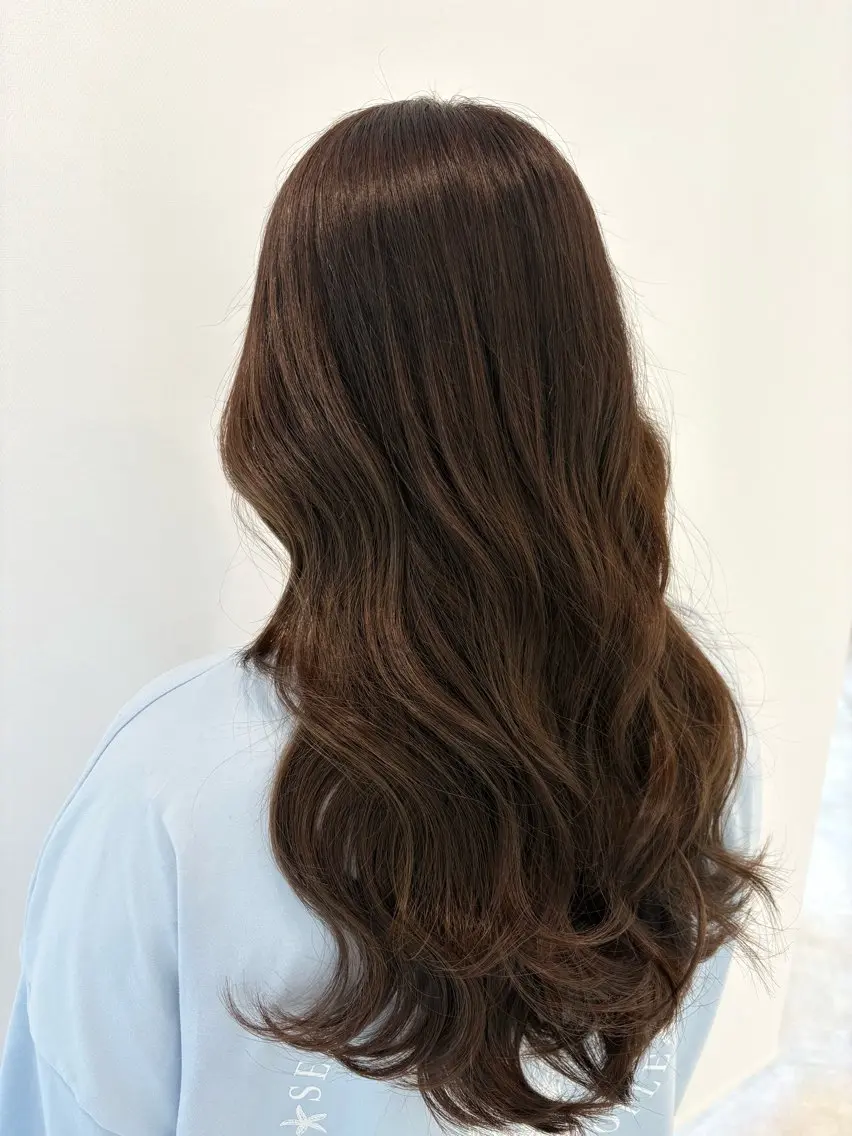 ロング カラー moi Blanc/ Aoyagiのヘアスタイル