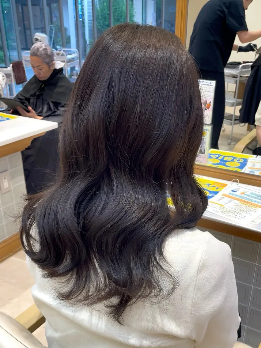 ロング カラー グレージュ オリーブグレージュ オリーブグレー カット ヘアカラー トリートメント 髪質改善ケア/透明感 カラー伊藤 千尋のヘアスタイル