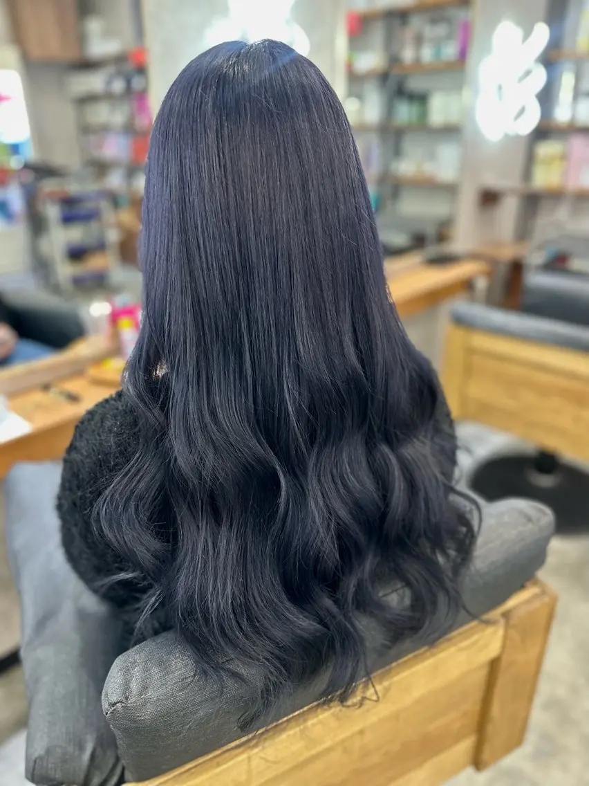 ロング ヘアカラー MOURI CHISATOのヘアスタイル