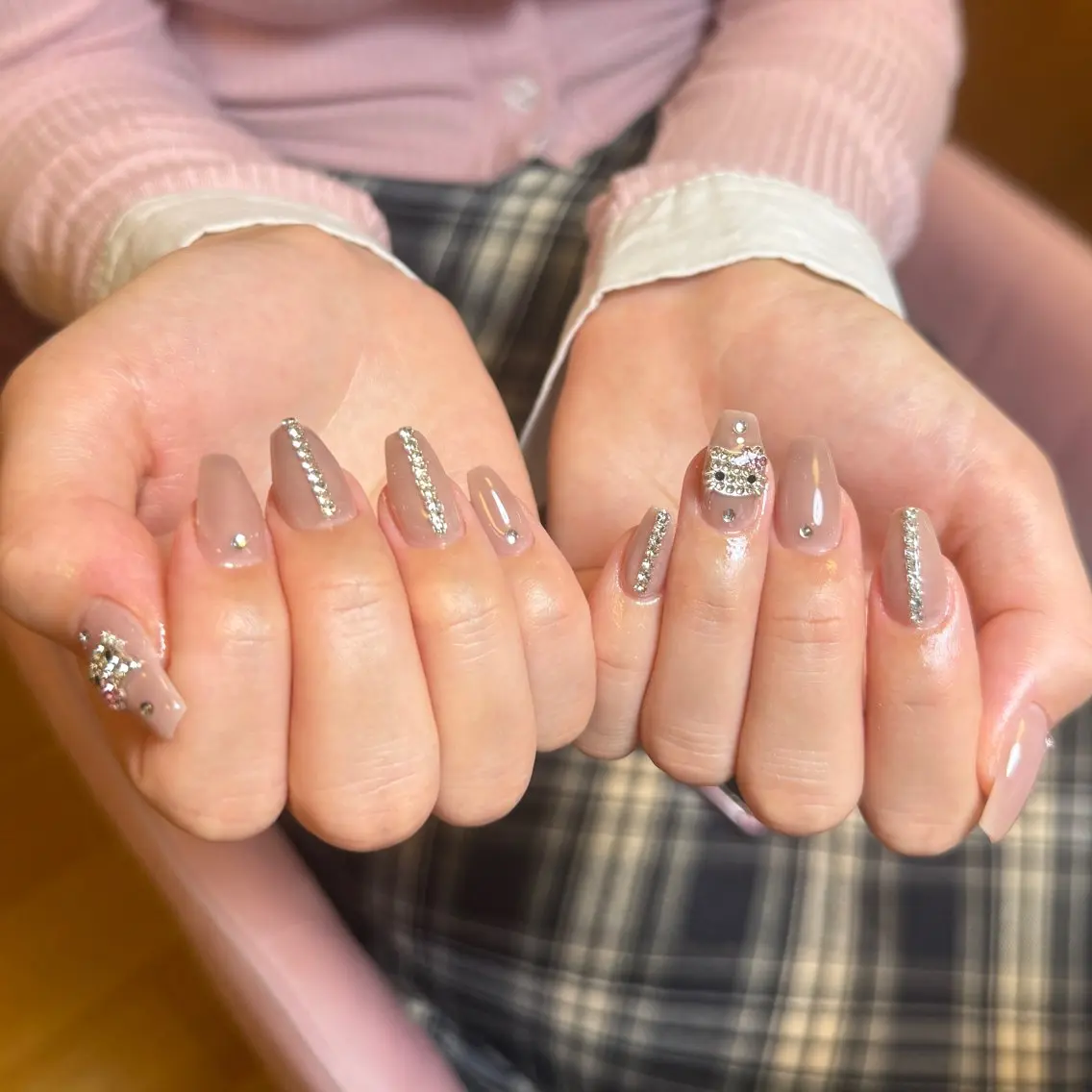 ネイル ボルドー ブラウン チークネイル ドット フットネイル ハンドネイル ハンドケア VAN NAIL 海老名展のネイルデザイン