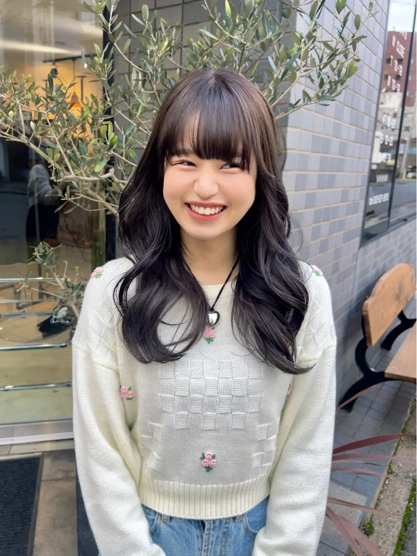 セミロング カラー 透明感カラー ヘアカラー トリートメント (h)wim ウィムのヘアスタイル
