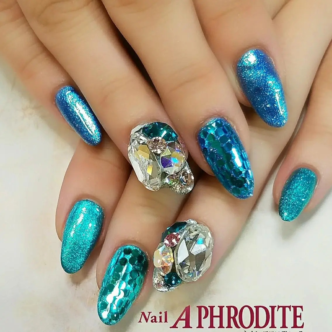 ネイル キラキラネイル 夏ネイル Nail Aphroditeのネイルデザイン