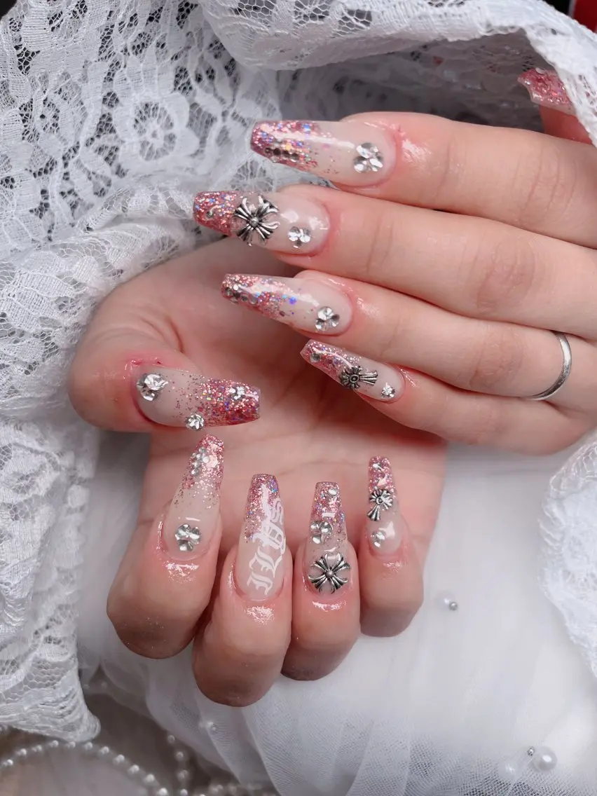 ネイル オーロラネイル フレンチネイル ジェルネイル ハロウィン キラキラネイル H.baby Nail Salonのネイルデザイン