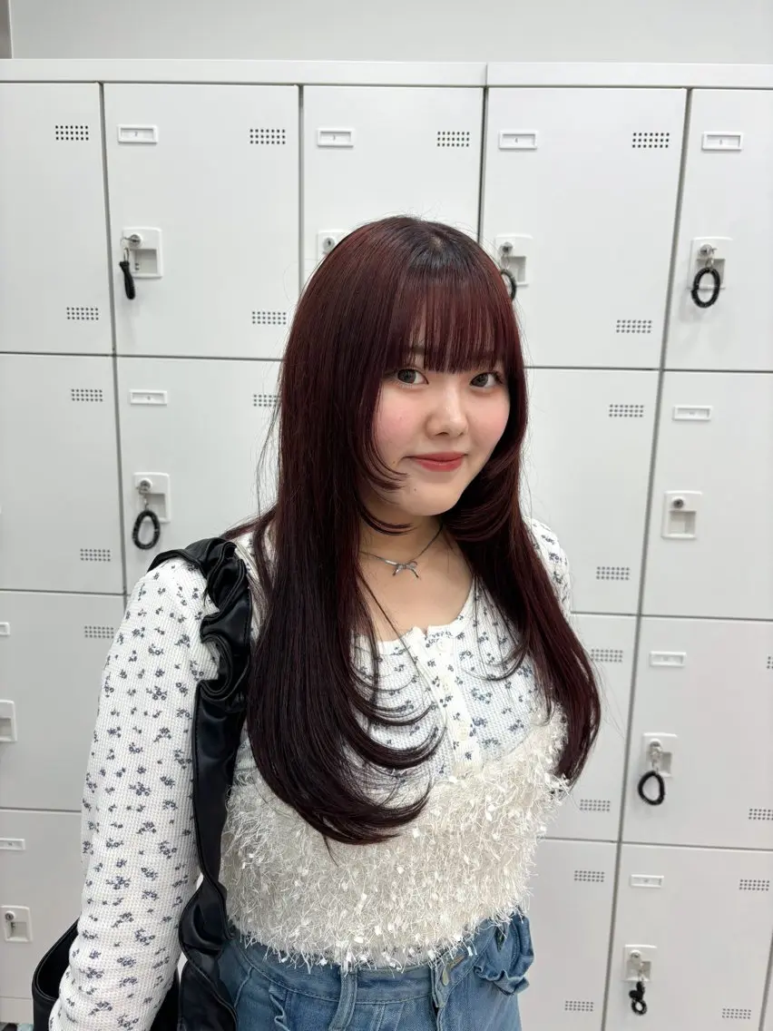 ロング カラー 抜け感レイヤー︴ ニュアンスカラーのヘアスタイル