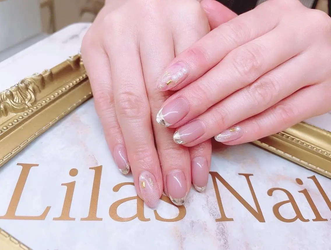 ネイル フレンチネイル ジェルネイル ガラスフレンチ ハードジェル キラキラネイル Lilas Nailのネイルデザイン