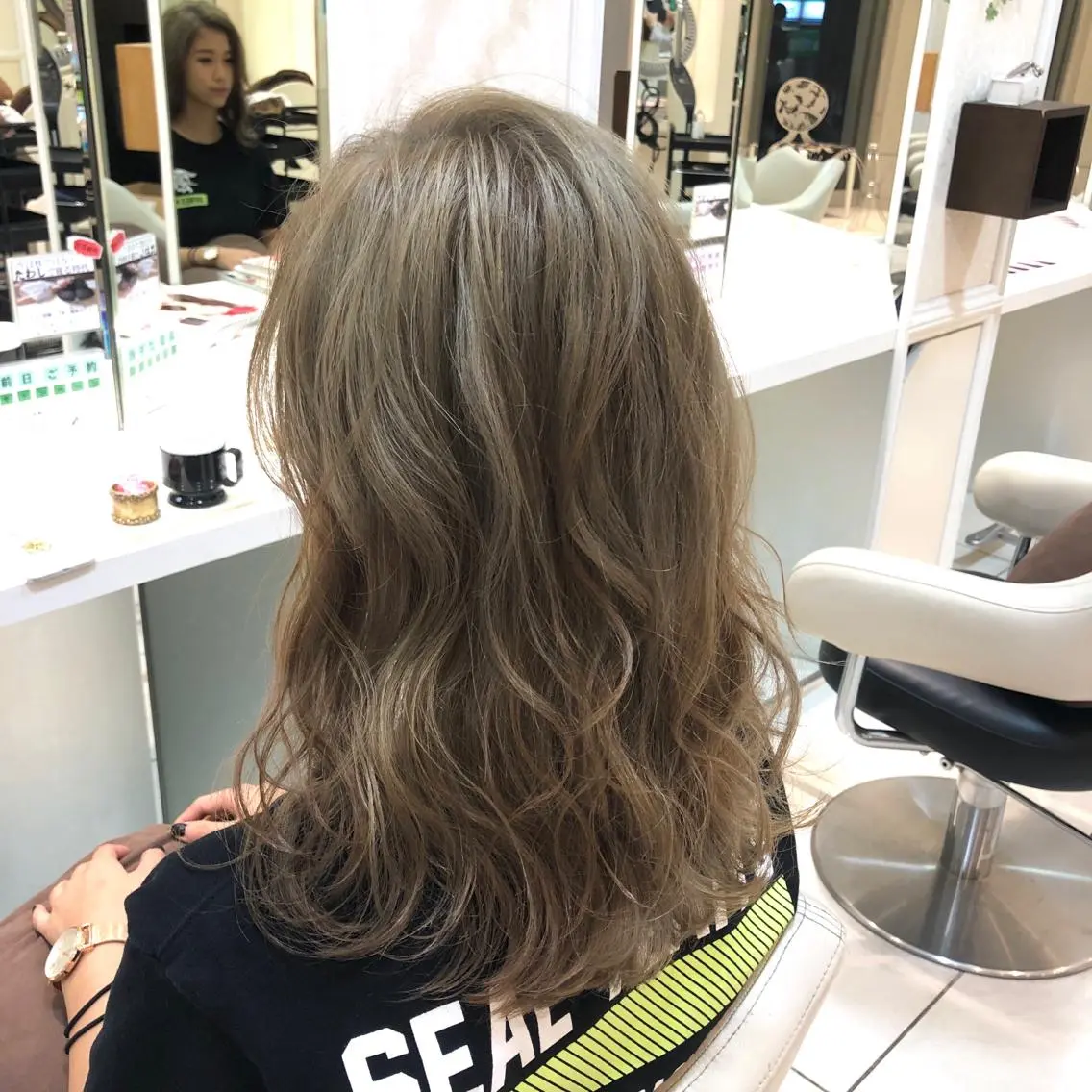 ロング カラー グレージュ 🌈ぷる艶カラー🌈 髪質改善👑柳沼尚貴のヘアスタイル