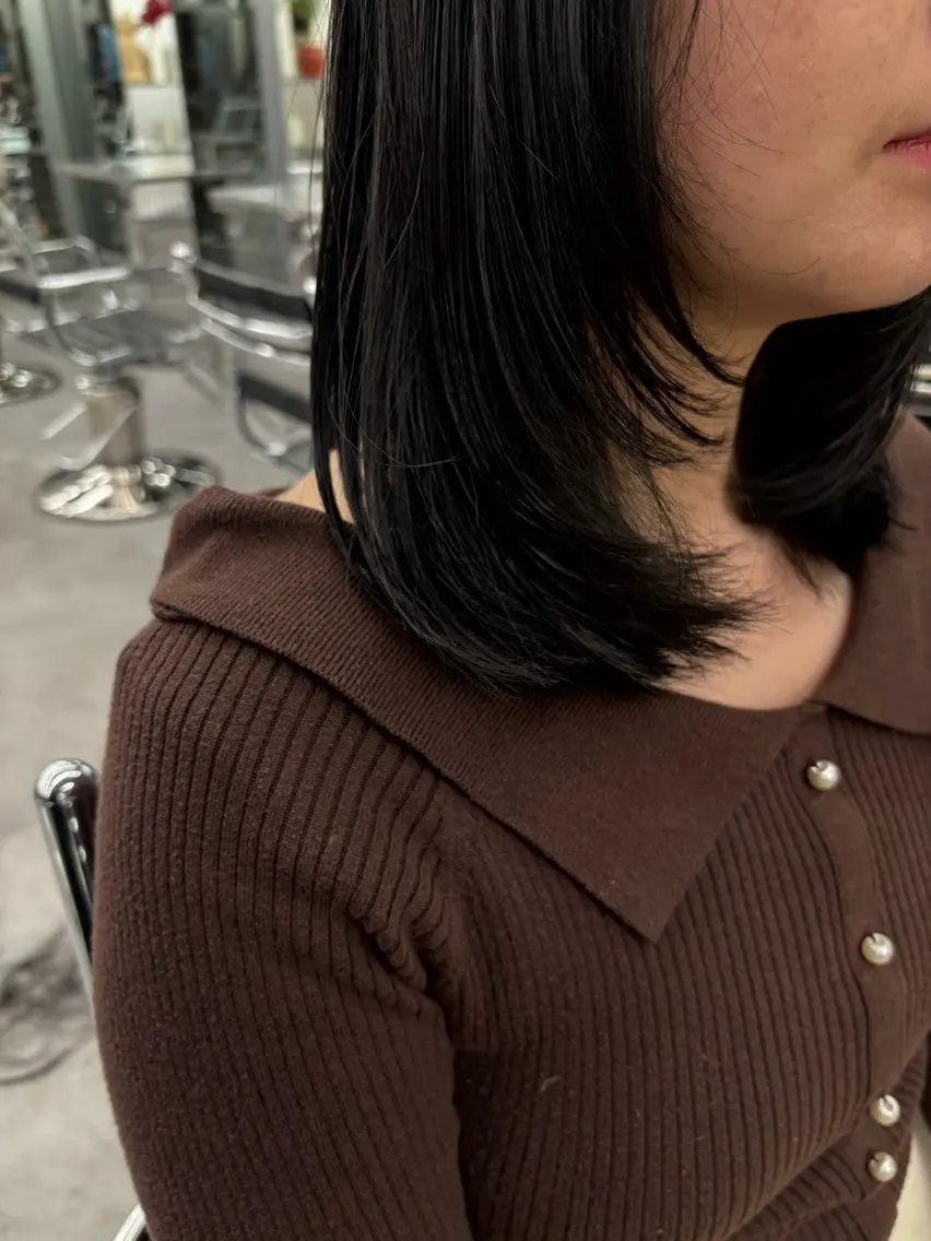 セミロング 佐藤 莉子のヘアスタイル