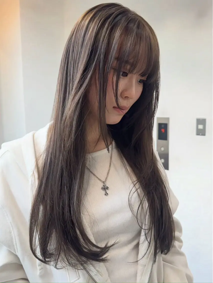ロング カラー マナ /透明感カラー🩰のヘアスタイル