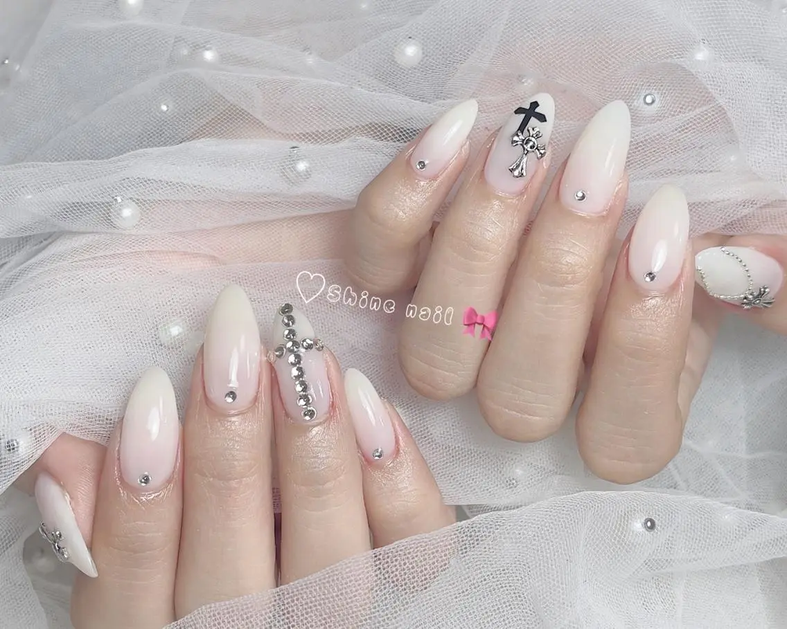 ネイル サイナネイル🎀 長さ出し専門店のネイルデザイン