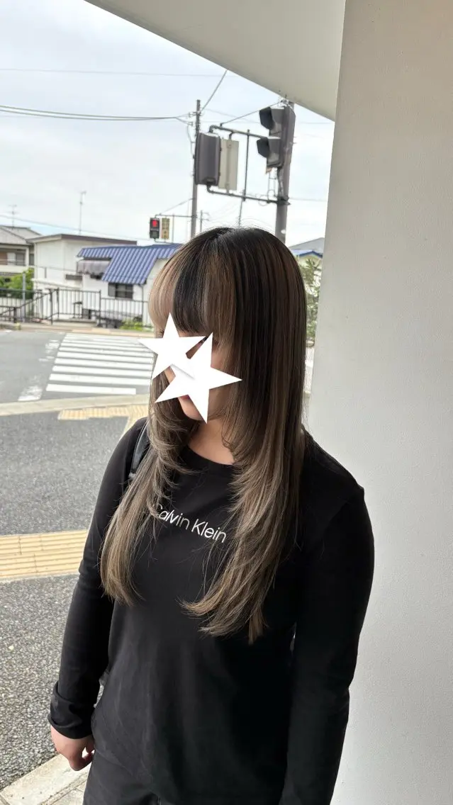 ロング レイヤーカット 似合わせカット aki .のヘアスタイル