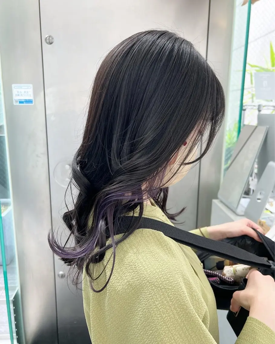 セミロング カラー ブリーチ ラベンダーカラー パープルカラー ヘアカラー トリートメント インナーカラー/天神 ブリーチ/吉田のヘアスタイル