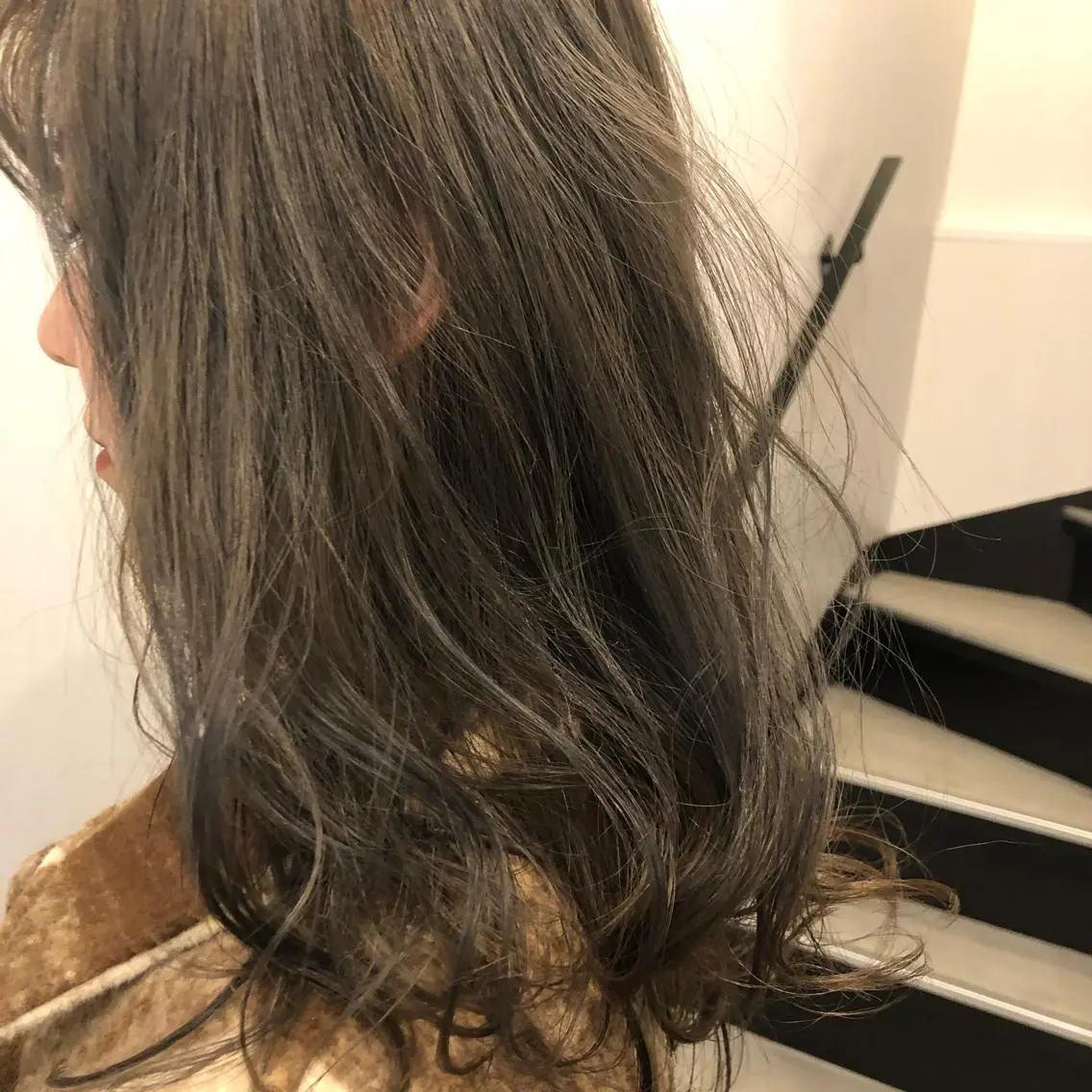 ロング カラー ベージュカラー グレージュ やまさきえりこ ニュアンスパーマのヘアスタイル
