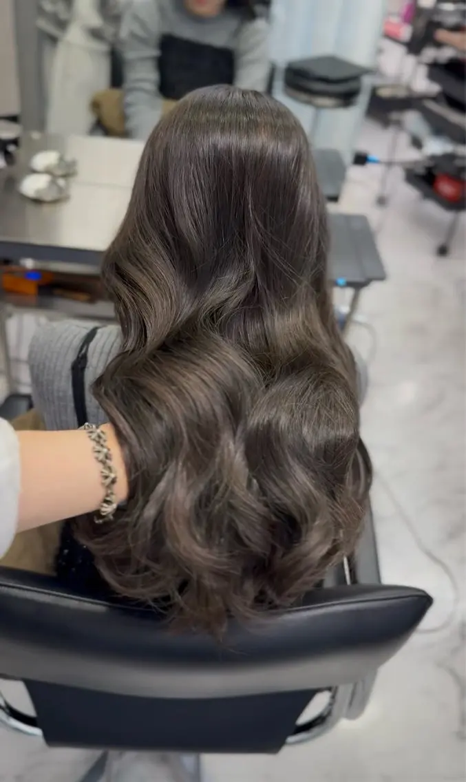 ヘアアレンジ 透明感グレージュ/ 艶髪/CONOMIのヘアスタイル