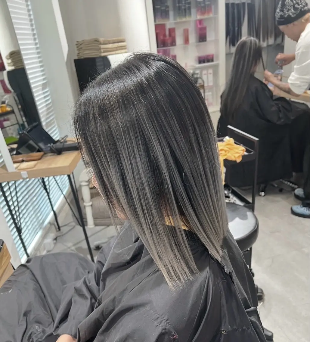 ショート カラー バレイヤージュ グレージュ レイヤーカット 指名数No.1 /NAOYAのヘアスタイル