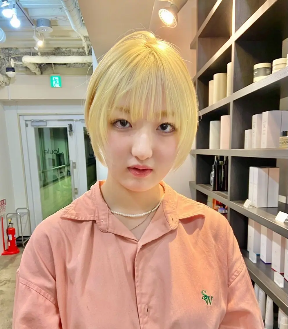 ショート カラー ブリーチ カット ヘアカラー トリートメント 🪽似合わせカラー RENA.🪽🩶のヘアスタイル