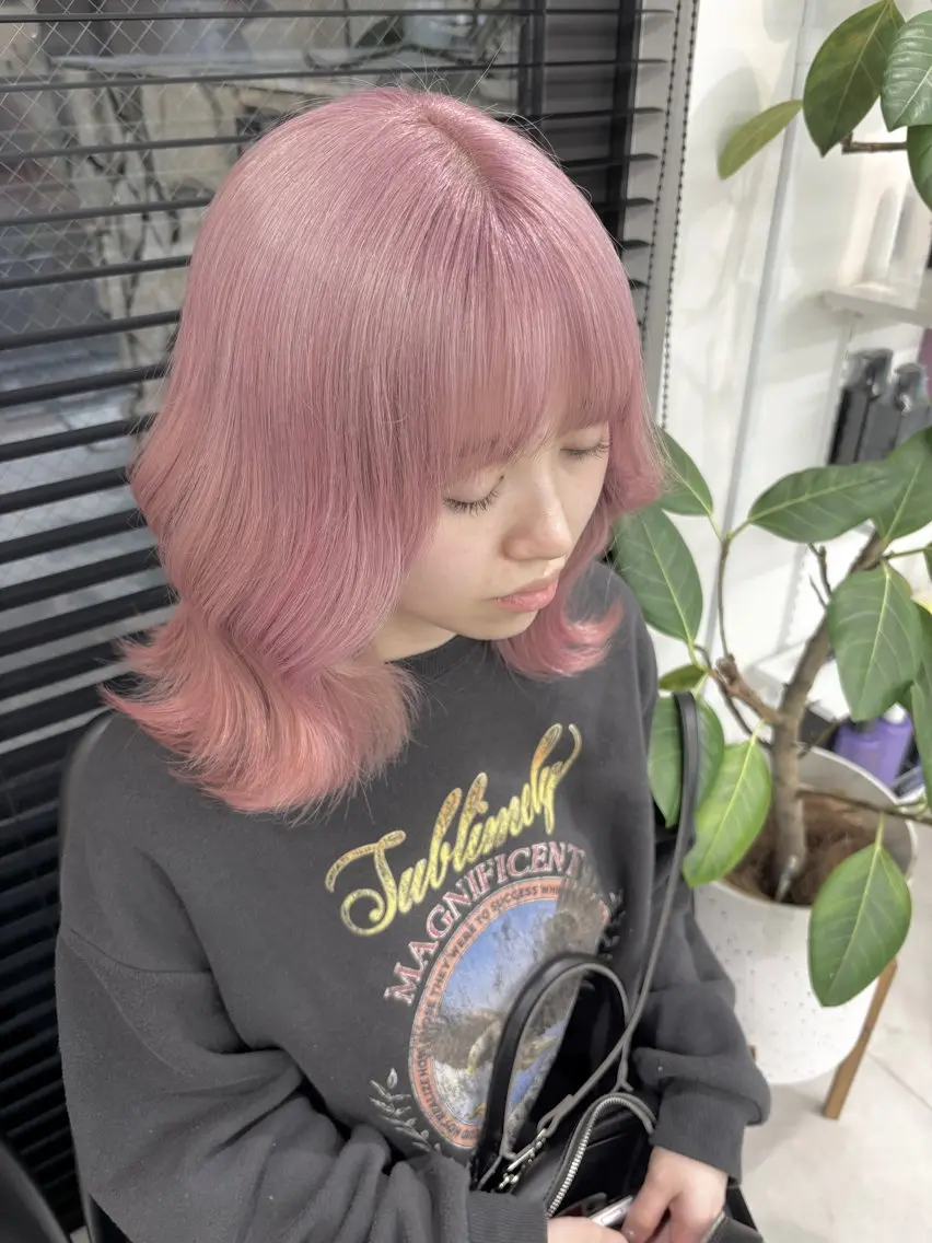 セミロング ヘアカラー トリートメント ハイトーンカラー 🦋yuri🦋のヘアスタイル