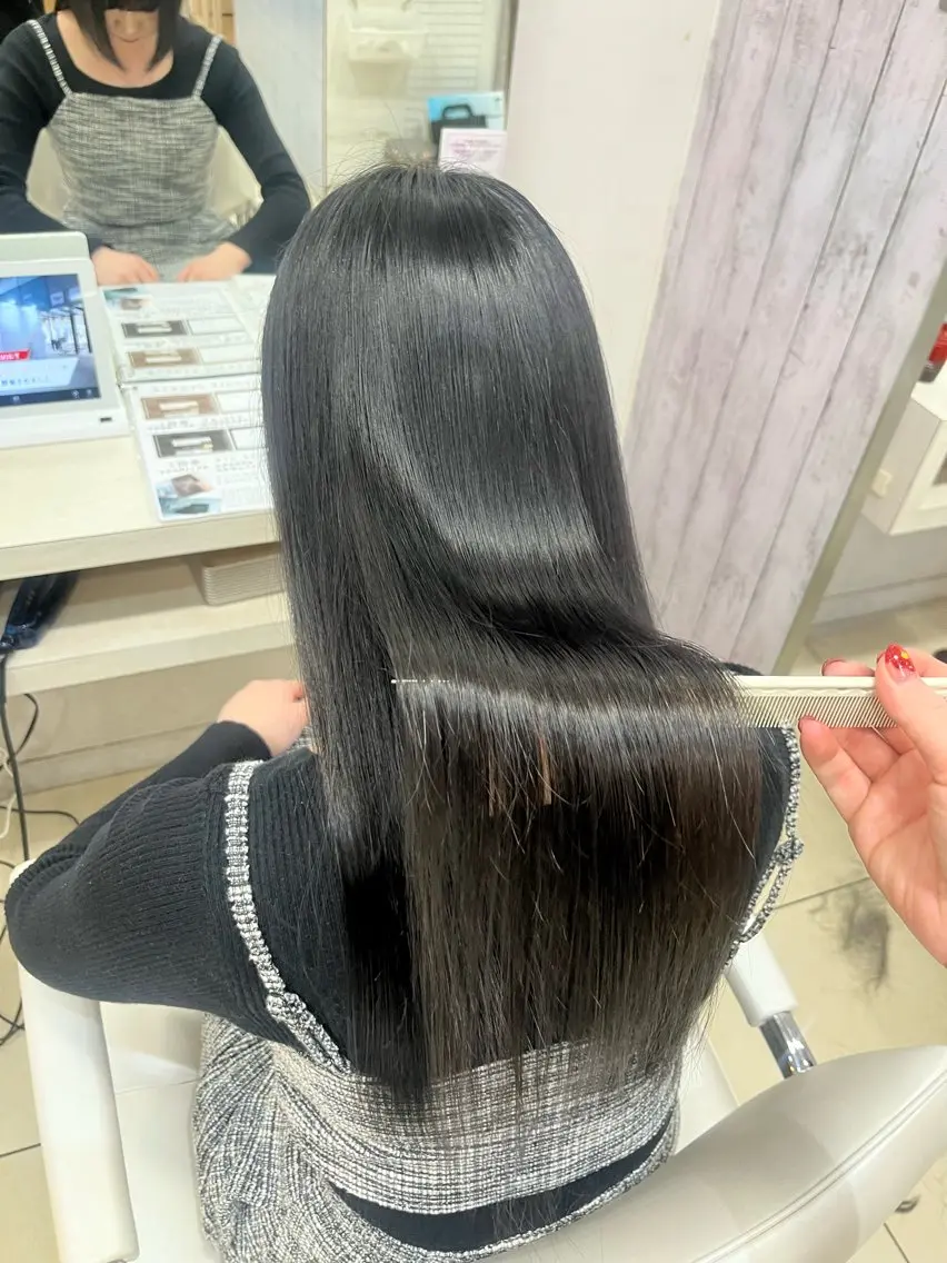 ロング カラー 黒髪 ブルーカラー ブルーブラック 髪質改善 ヘアカラー 🤎ベージュカラー/ 髪質改善/山岸🤎のヘアスタイル