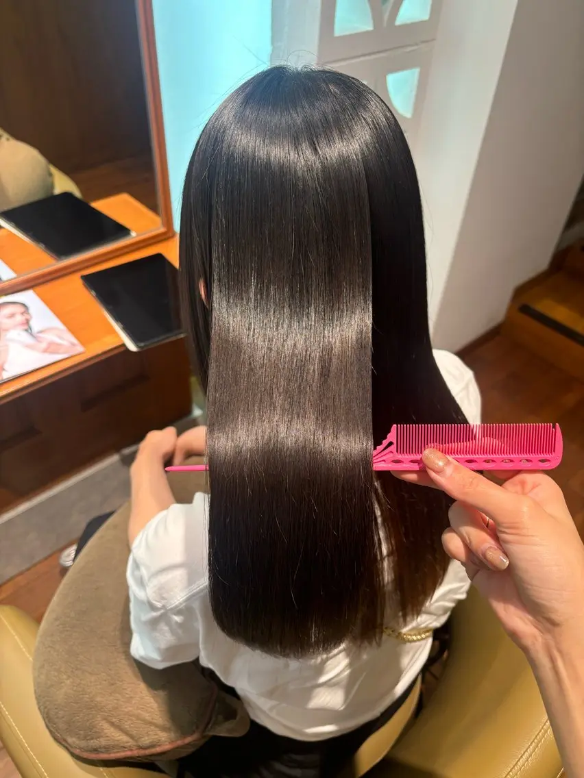 セミロング カラー ヘアカラー トリートメント 🫧艶髪&髪質改善 YUKAのヘアスタイル