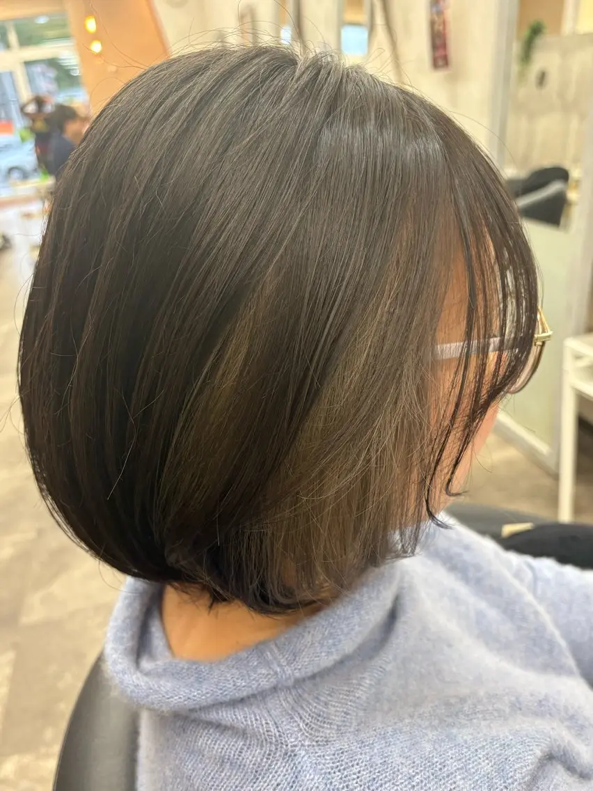 ショート カラー 藤田 麗安のヘアスタイル