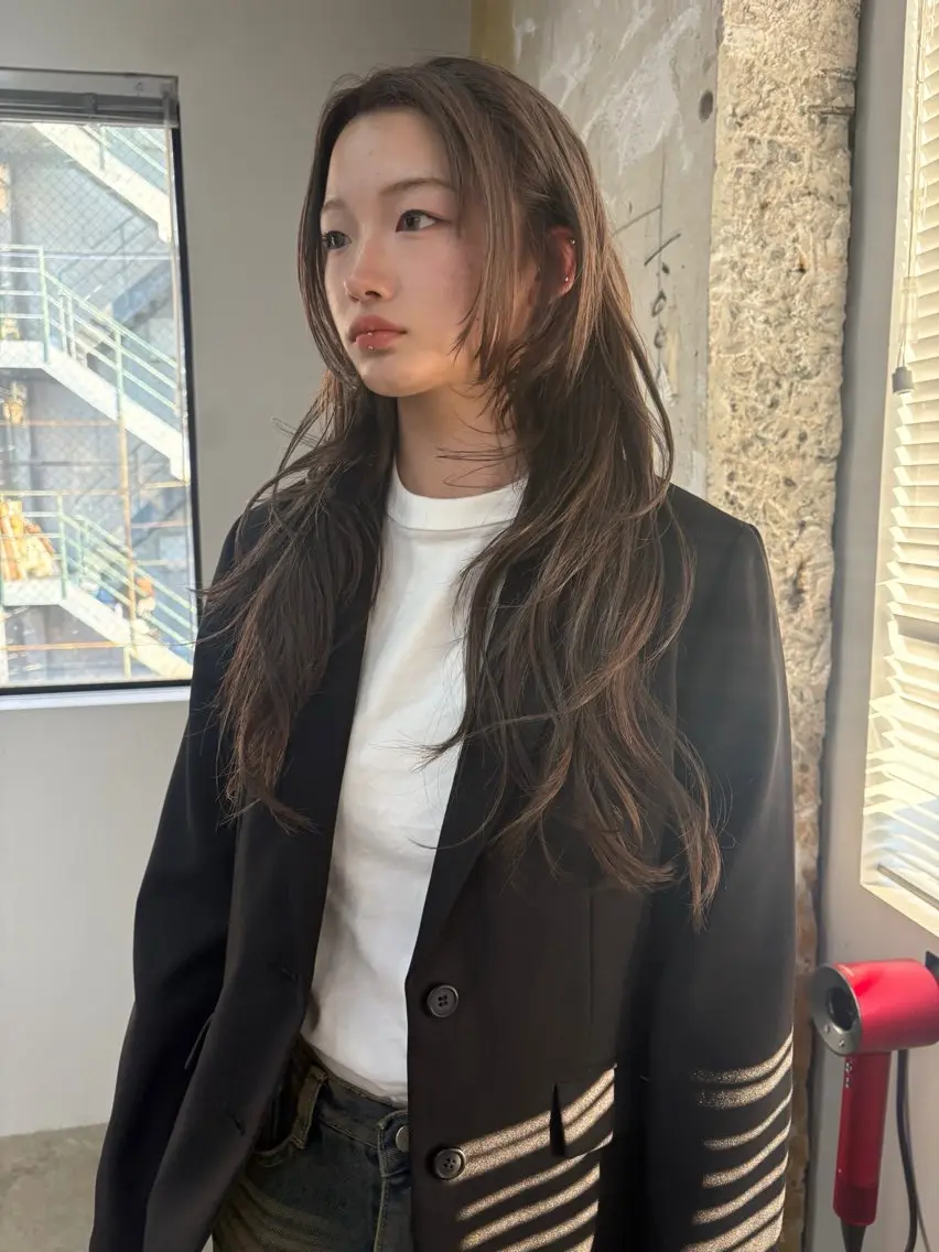 ロング カラー Zoey Ayakaのヘアスタイル