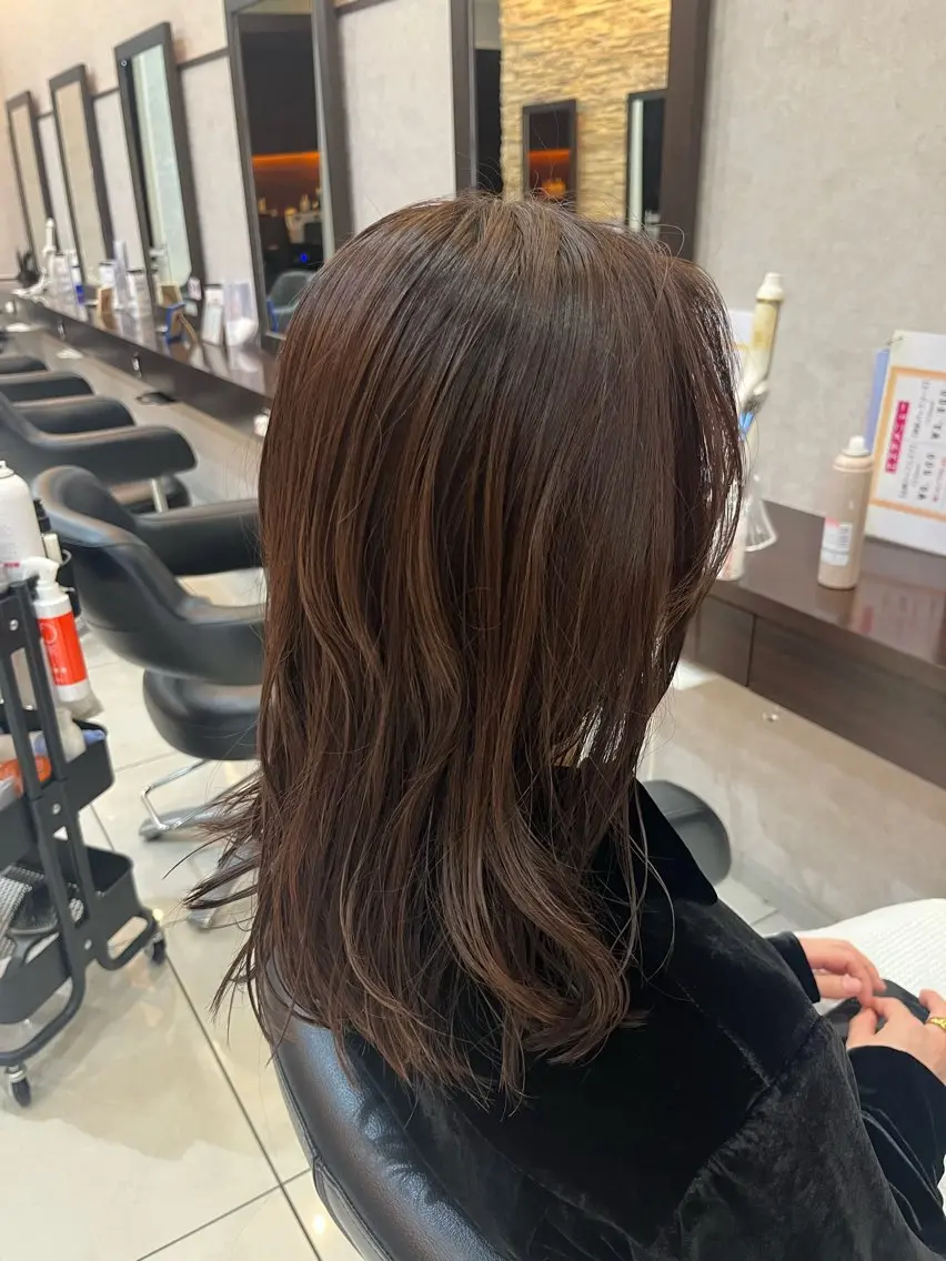 カラー オリーブカラー 盛れる顔周り✨韓国式 レイヤーkanatoのヘアスタイル