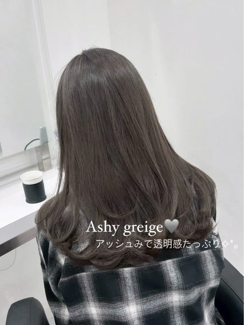 ロング カラー アッシュ 透明感カラー グレージュ 韓国風ヘア 透明感ワンホン カラー🤍つぶら🤍のヘアスタイル