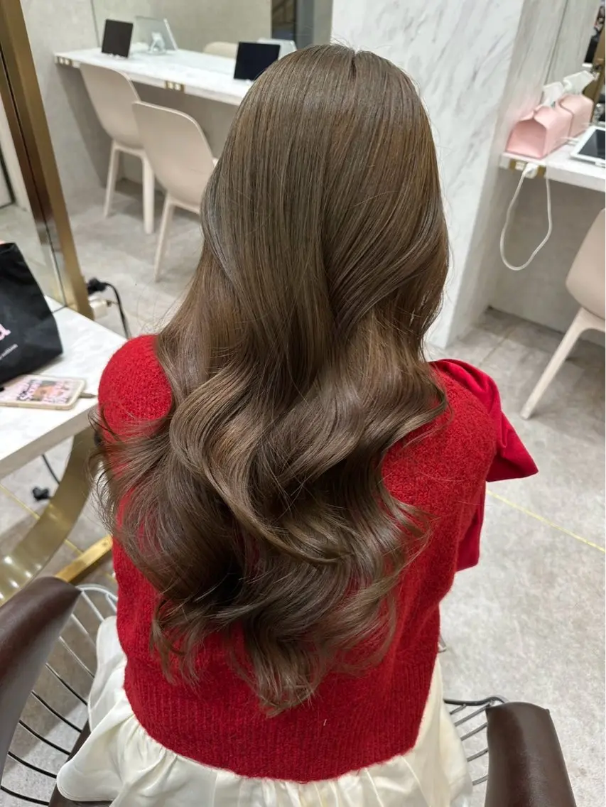 ロング カラー ブラウンカラー ヘアカラー トリートメント ミルクティ/ ブラウンカラー/りおのヘアスタイル