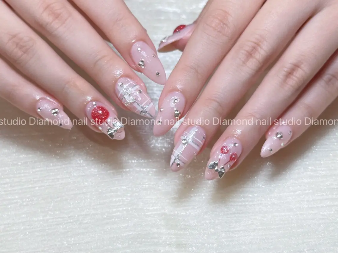 ネイル アートネイル オーロラネイル フラッシュネイル ガーリー キラキラネイル ハンドネイル Una NAILMANAMIのネイルデザイン