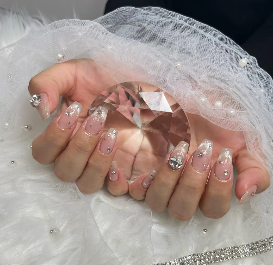 ネイル フレンチネイル マグネットネイル マグネットフレンチ ハンドネイル pyuna. nailのネイルデザイン