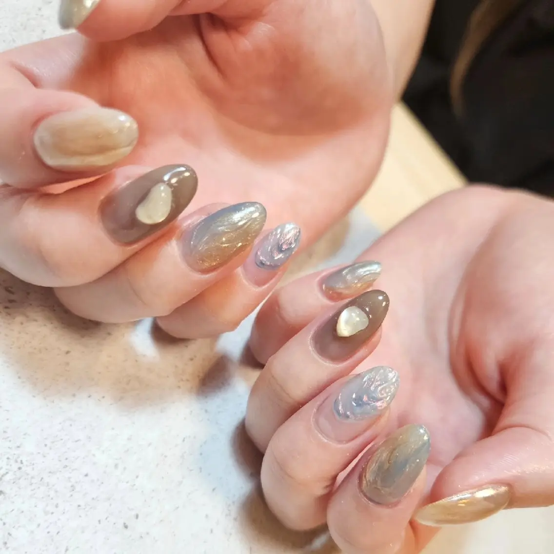 ネイル キラキラネイル ミラーネイル ニュアンスネイル シンプルネイル 夏ネイル ハンドネイル Nailsalon manoのネイルデザイン