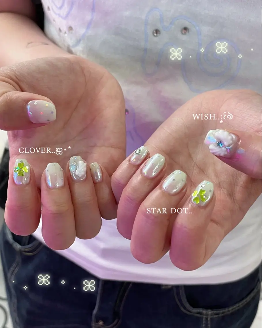 ネイル ドット ミラーネイル ハンドネイル MINAMI໒꒱ Y2K、韓国ガーリーのネイルデザイン