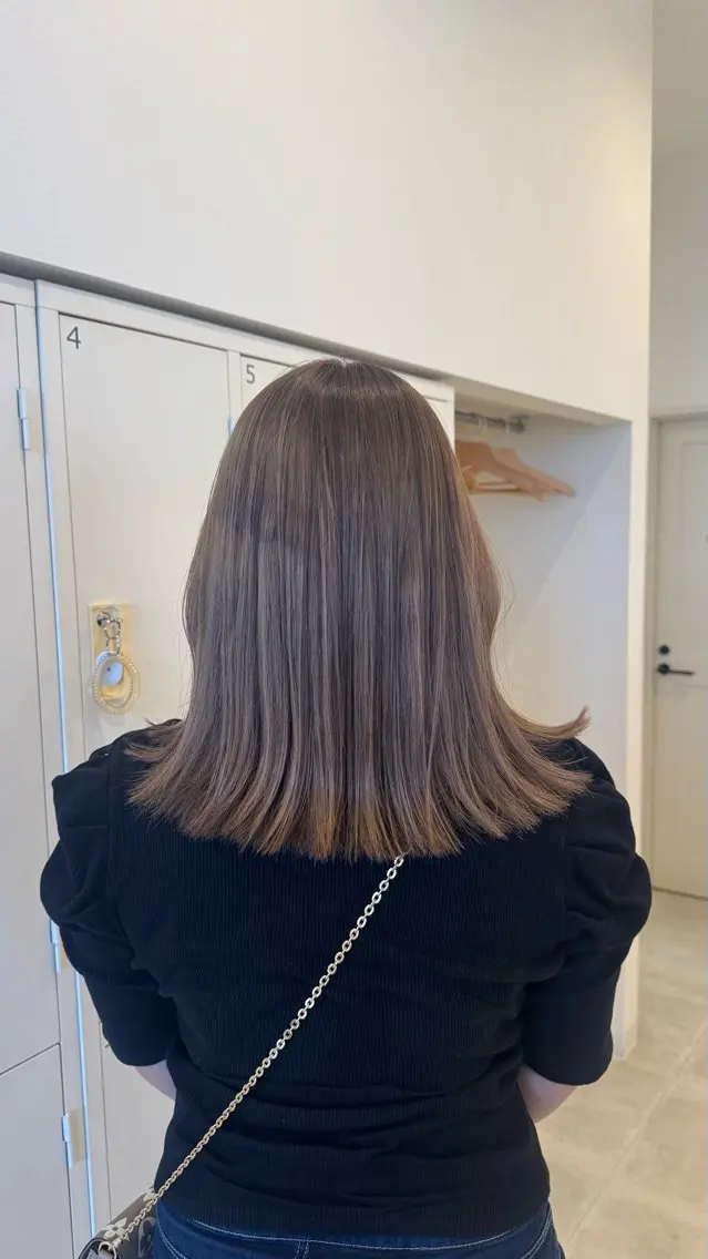 カラー ブリーチ 透明感カラー グレージュ ヘアカラー 高吉 華鈴のヘアスタイル