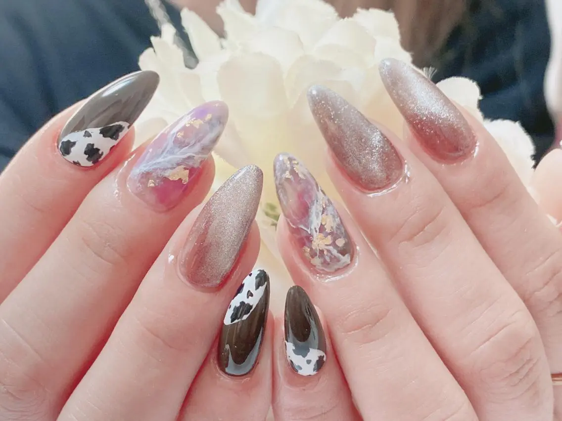 ネイル アニマル柄 アートネイル フレンチネイル グラデーション キラキラネイル Ｎail Ｓalon ertiのネイルデザイン