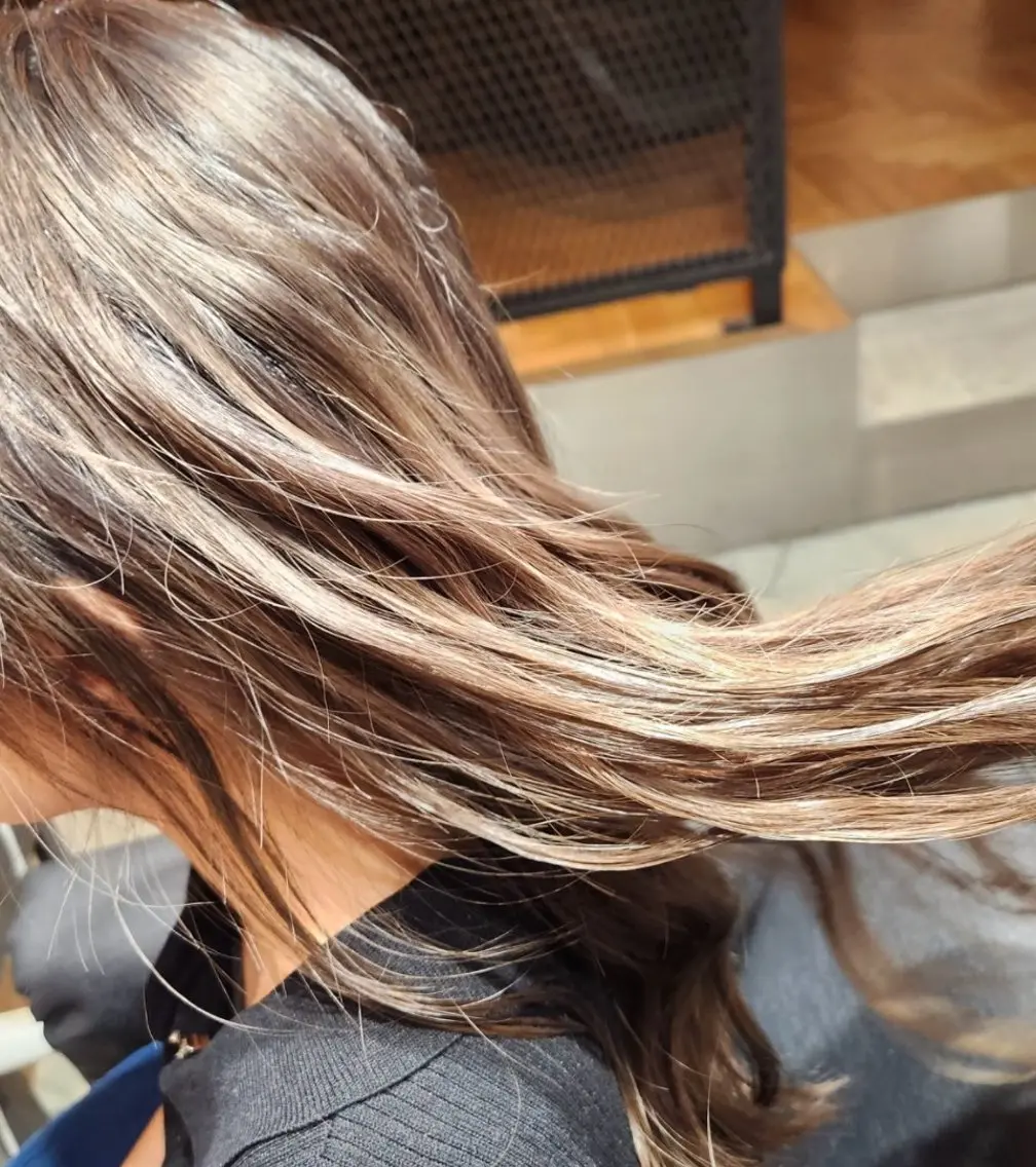 ロング カラー 大参 花のヘアスタイル