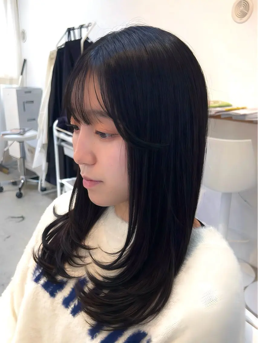 セミロング レイヤーカット カット un ジュリアのヘアスタイル