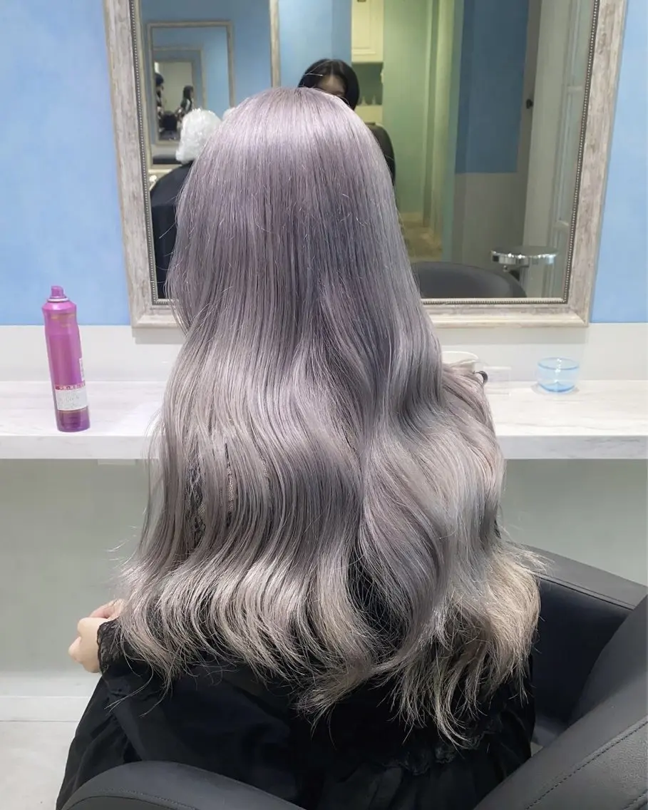🎧 ⸝⋆シルバー限定🩶 ̖́-リタッチブリーチ+カラー+トリートメントの写真