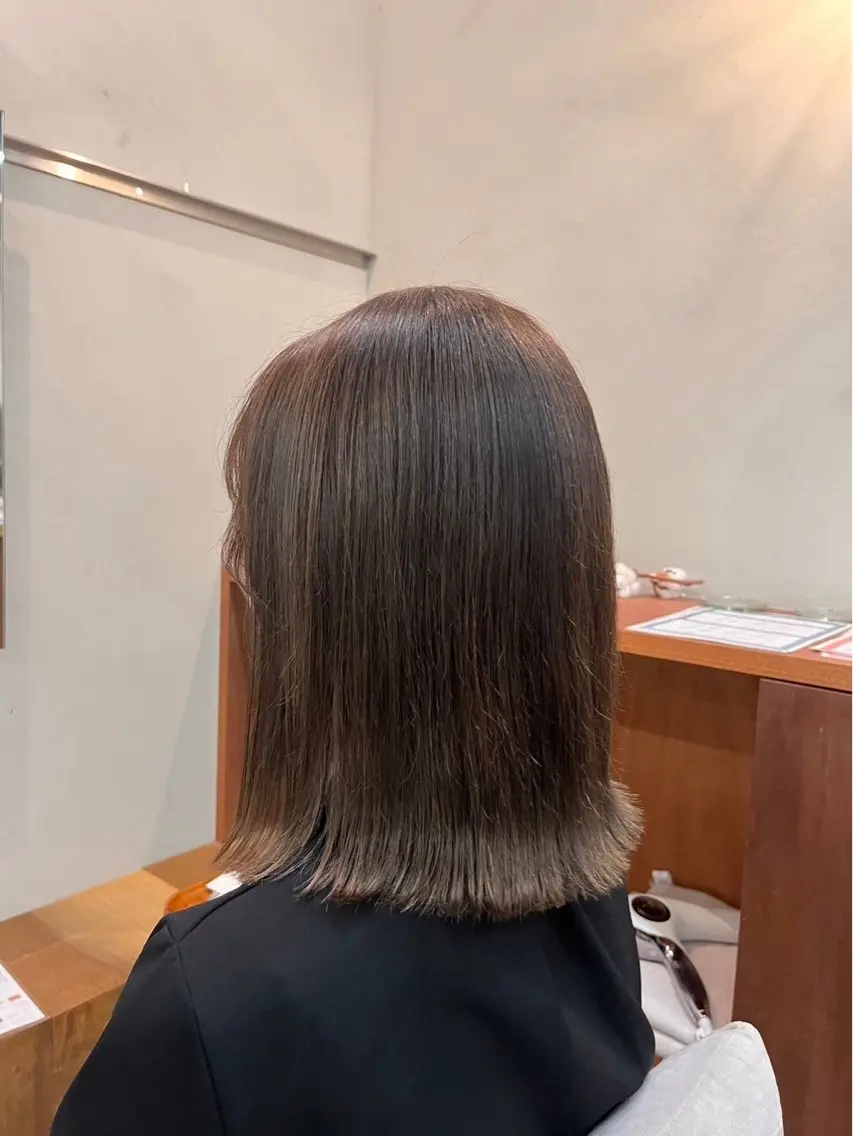すぐ予約OK🙆‍♀️職場で色味指定の女性におすすめ❣️前髪カット+赤み消しアディクシーカラー＋コタトリートメントの写真
