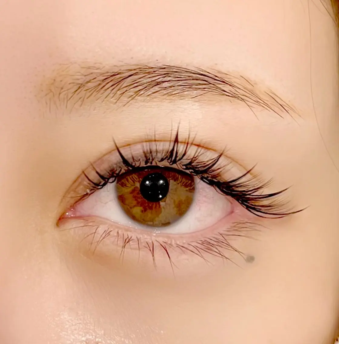 マツエク・マツパ フラットラッシュ ナチュラル ボリュームラッシュ ワンホンマツエク EYE405 fukuyamaのマツエク・マツパデザイン