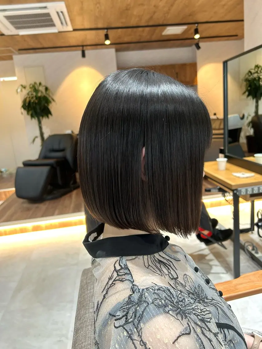 ミディアム ボブ 🌷横浜/レイヤー /艶カラー🌷のヘアスタイル