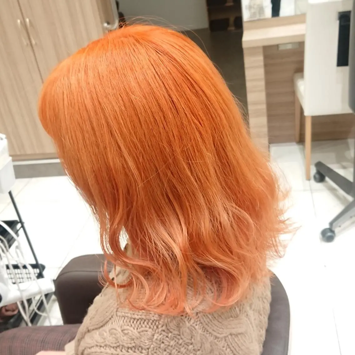 ミディアム カラー ブリーチ ブロンド ケアブリーチ オレンジ あらげ 🌈推しカラー🌈ᵕのヘアスタイル