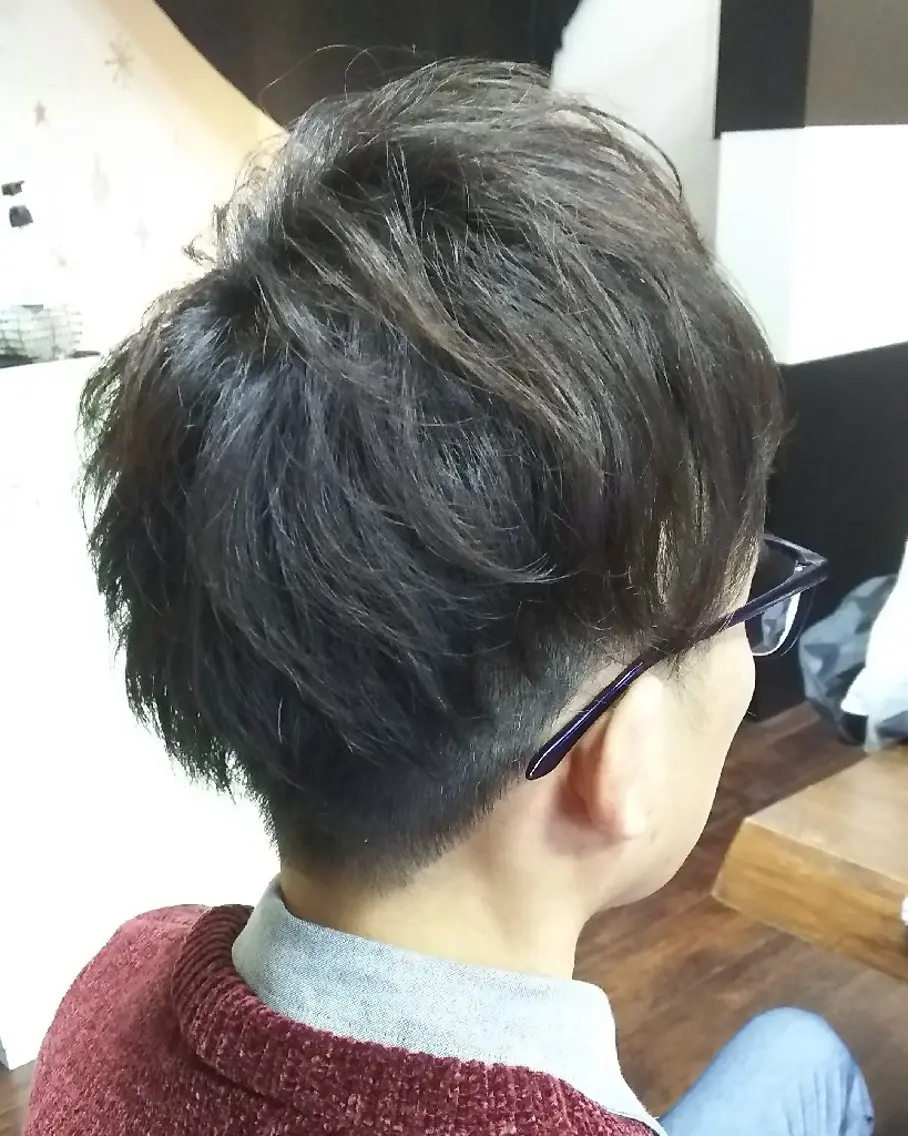 ショート メンズ メンズパーマ くせ毛 阪本 俊のヘアスタイル