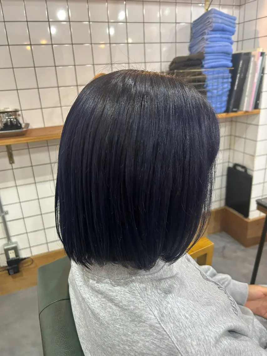 ミディアム カラー 倉本 美優のヘアスタイル