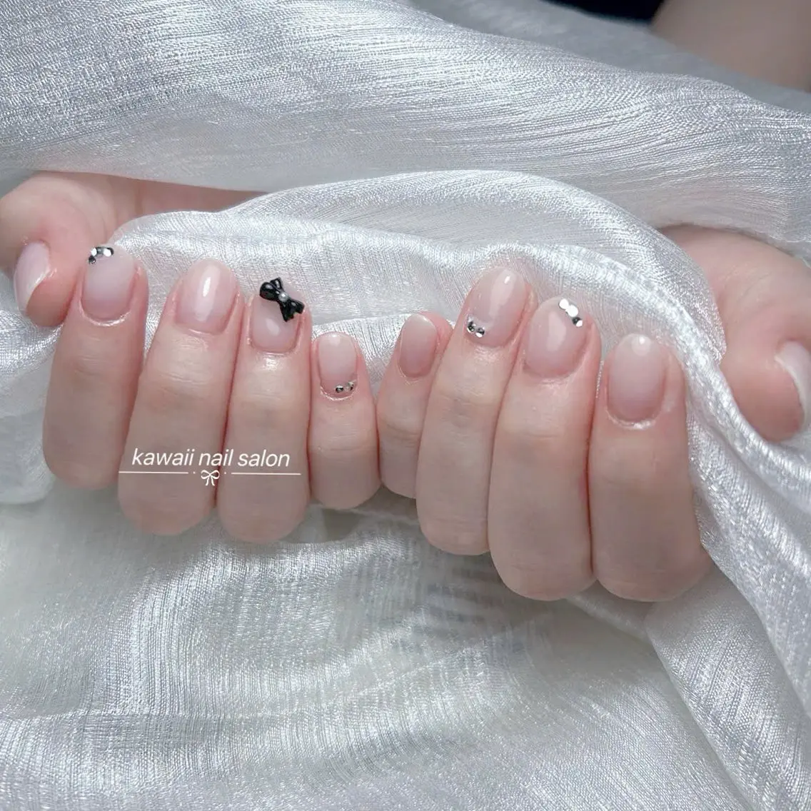 ネイル ドット フレンチネイル 韓国ネイル マグネットネイル オフィスネイル Kawaii Nail Salonのネイルデザイン
